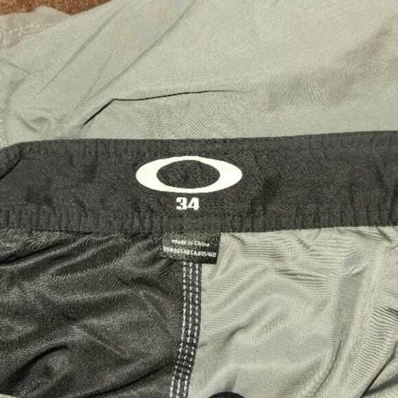 Oakley Men Boardshorts size 34 - Picture 4 of 4